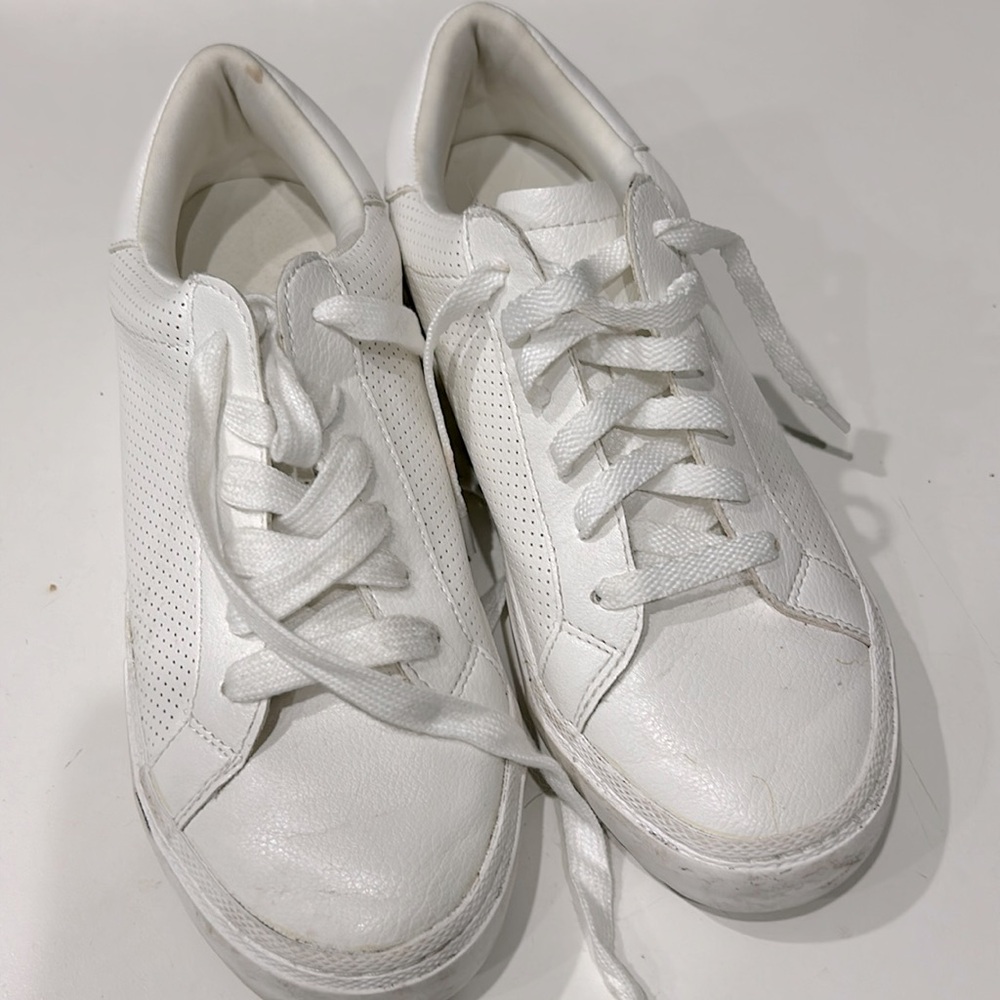 Target court sneakers, worn once, size 7.5, in almost perfect condition
